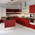 مثال على الداخلية المشرقة لصورة المطبخ الحمراء