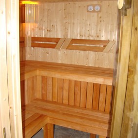 Dairede küçük bir sauna iç