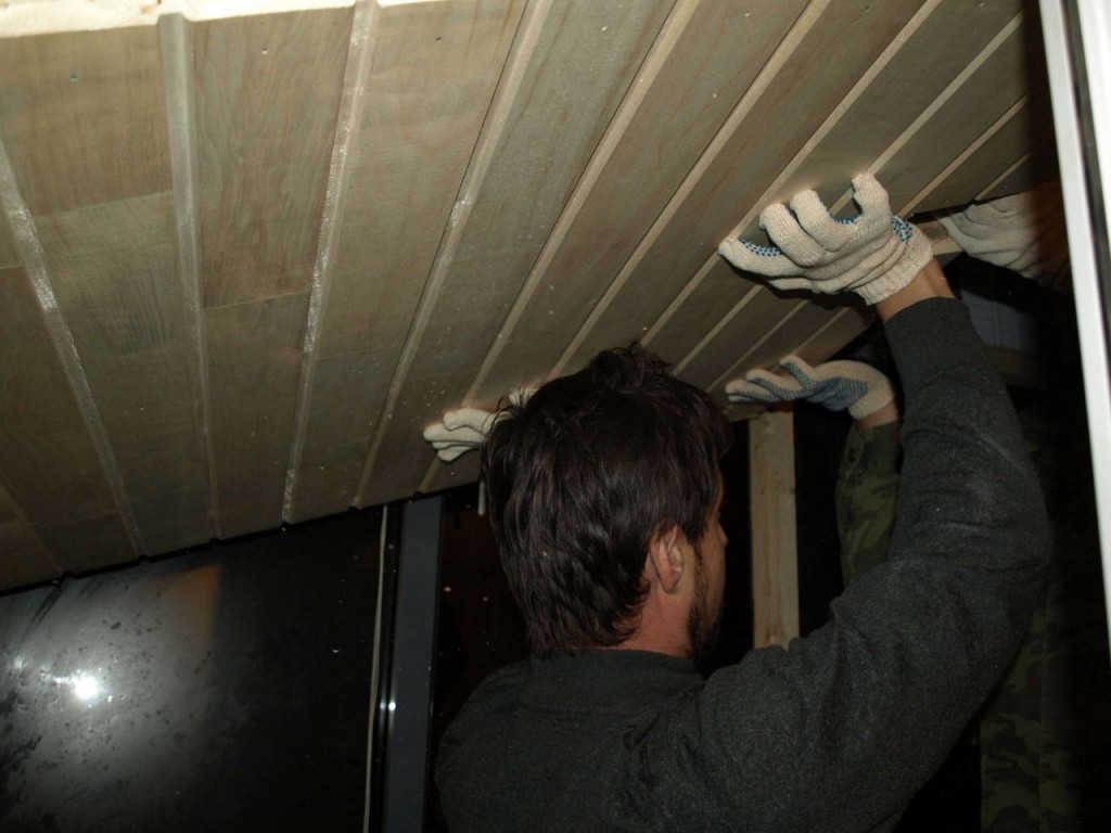 DIY apartman sauna tavan bloğu sabitleme